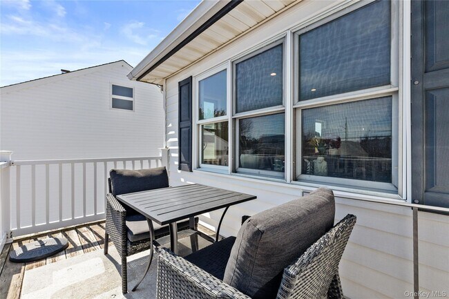 Photo - 175 Roosevelt Blvd Unit Upper