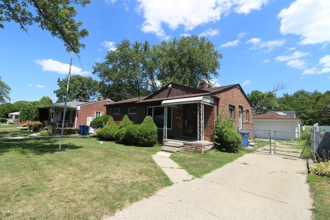 Building Photo - 22012 Logue Ave