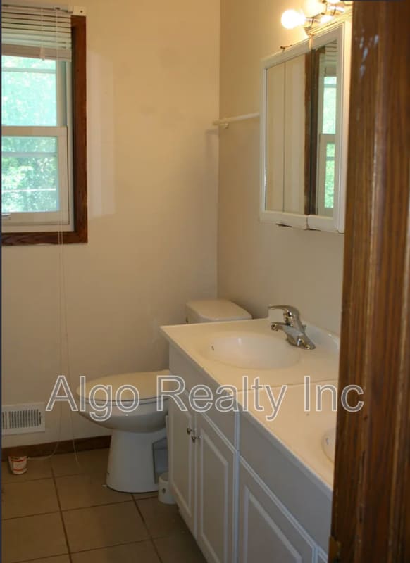 Photo - 130-134 W 61st St