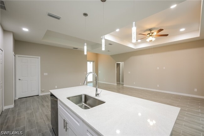 Photo - 3204 66th St W