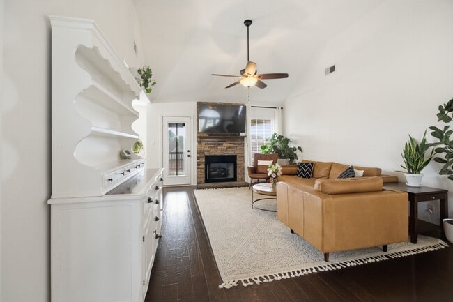 Photo - 1060 Henry Place Blvd