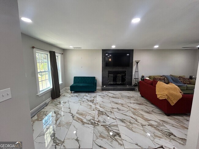 Photo - 15 Oak Hill Ct