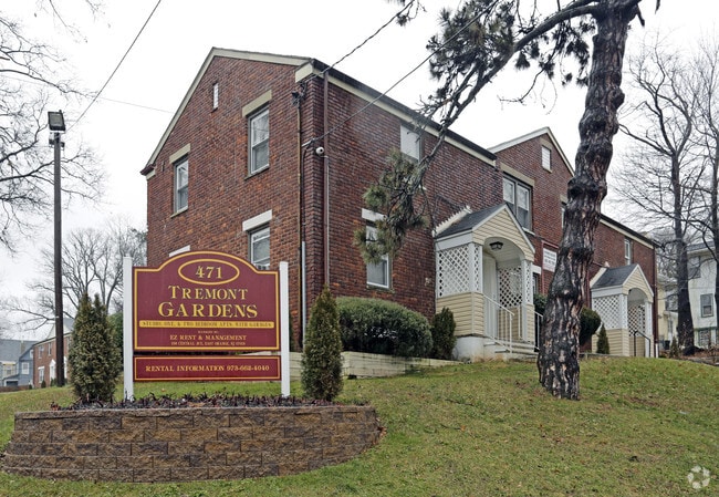 Photo - 471 Tremont Ave