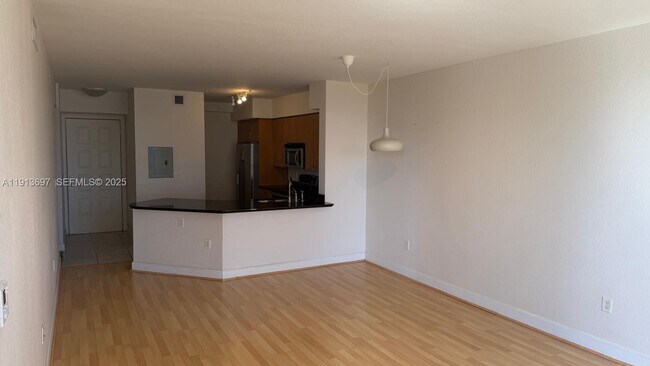 Building Photo - 1830 Radius Dr Unit 626