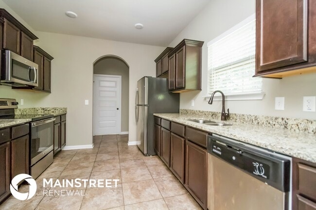 Photo - 153 Lyndhurst Dr