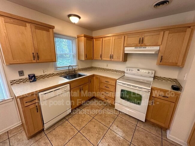 Photo - 5911 Farley Ave