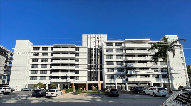 Building Photo - 10101 E Bay Harbor Dr Unit 402