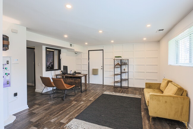 Photo - Calvert at Quarterfield Station