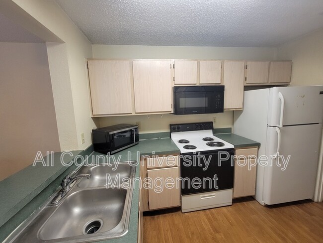 Photo - 3705 SW 27th St Unit 227