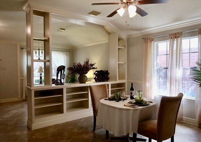 Photo - 1714 Oak Ridge Dr