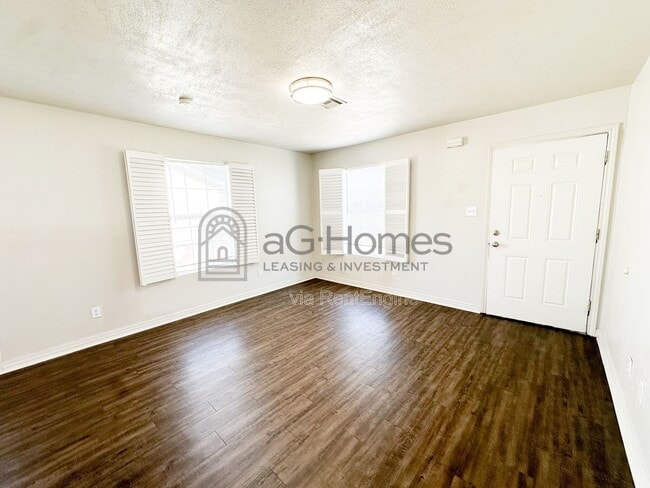 Photo - 5617 N Donald Ave
