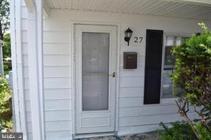 Building Photo - 27 E Pall Mall St Rental