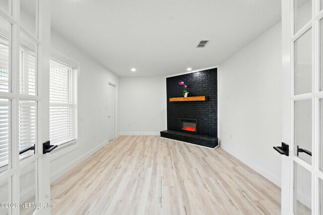 Photo - 2915 Holly Bay Rd