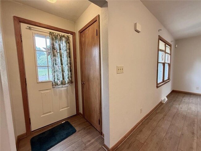 Photo - 718 E Elm St