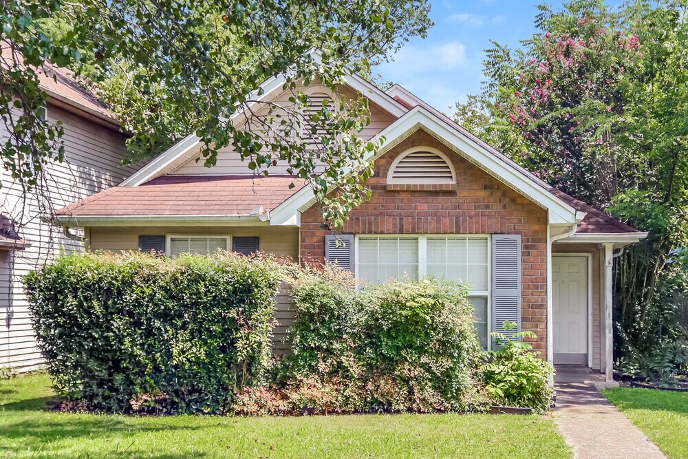 Photo - 211 Hunters Chase Dr
