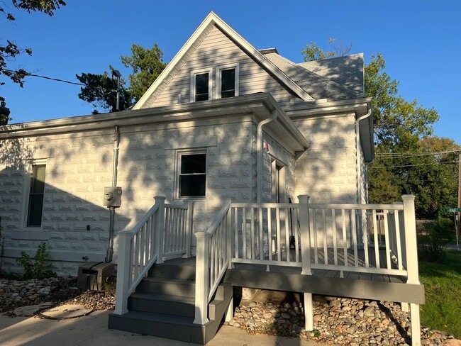 Photo - 326 S Oakdale Ave