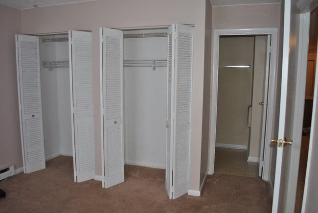 Photo - 475 Meadowview Dr Unit B205