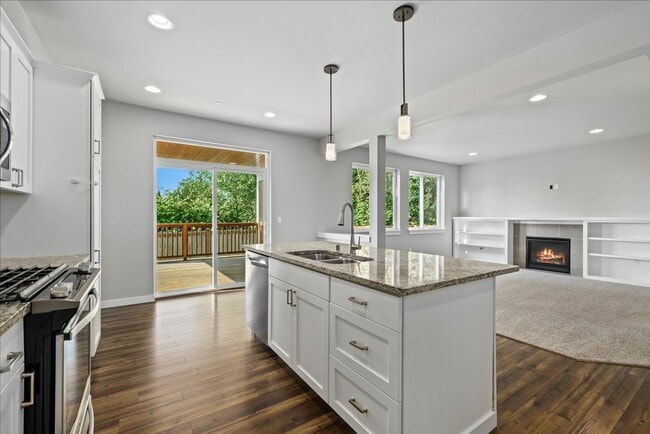 Photo - **Move-In Special** Stunning 4 bed, 2.5 ba...