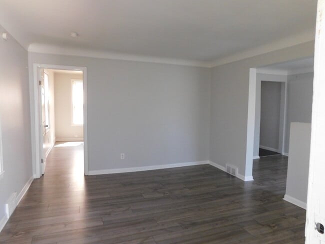 Private Entry Duplex near Lake St Clair