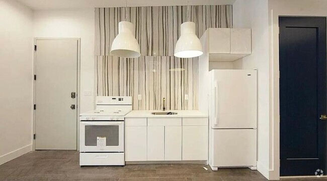 Building Photo - 4 bedroom in BROOKLYN NY 11221 Unit 3 Rental