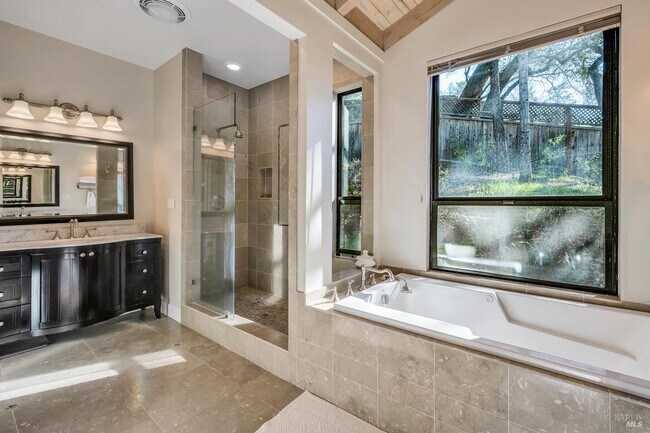 Photo - 522 Meadowood Ln