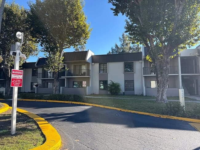 Building - 10403 N Kendall Dr Unit A208