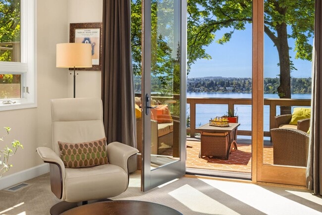 Photo - Luxury Mercer Island Retreat | Lake Views & Minutes to Seattle!!!