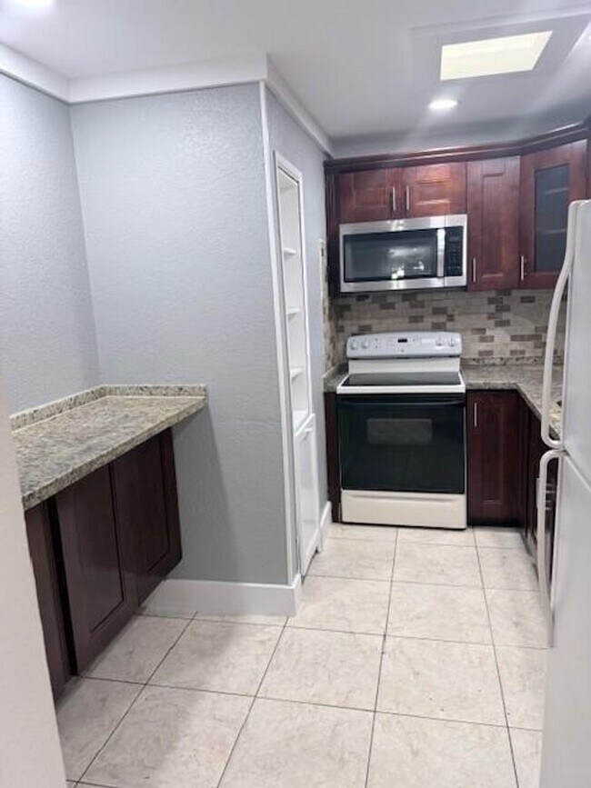 Photo - 212 NW 46th Ct