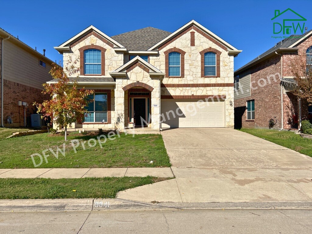 Elegant and Spacious 5-Bedroom Home for Lease in Fort Worth - Elegant and Spacious 5-Bedroom Home for Lease in Fort Worth