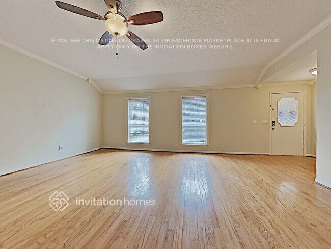 Photo - 110 S Village Knoll Cir