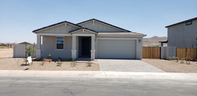 Building Photo - Casa Vista 4 bed, 3 bath NEWER home