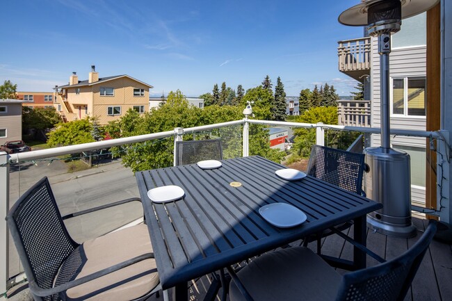 Photo - 617 N Street