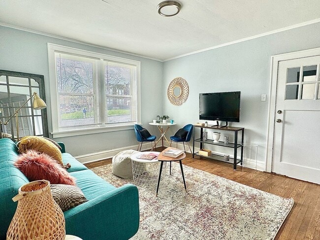 Photo - 4929 Chippewa St Unit 2S