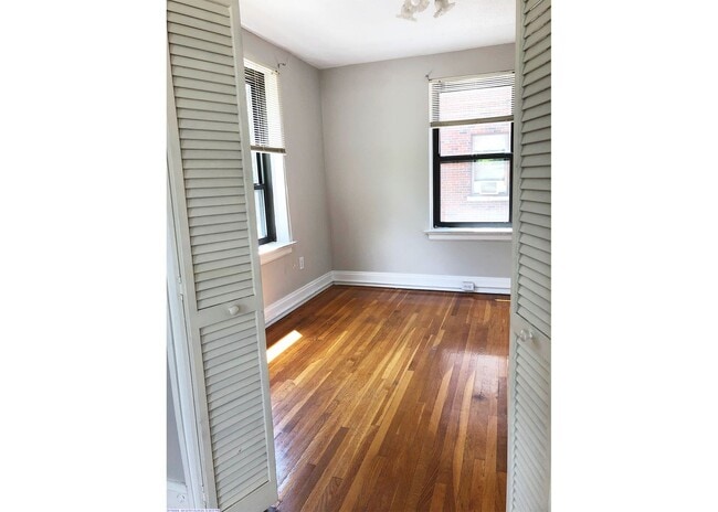 Photo - Clifton Manor