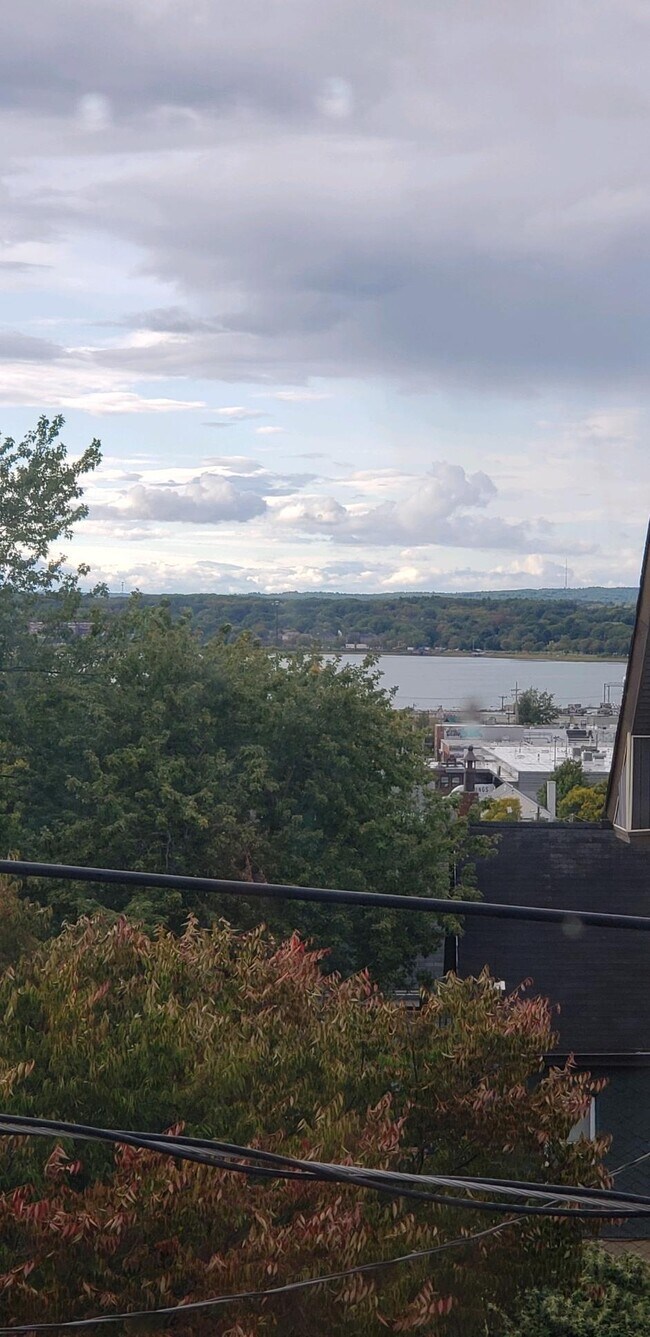 View of the Bay from the bedroom - 152 Cumberland Ave Unidad 3