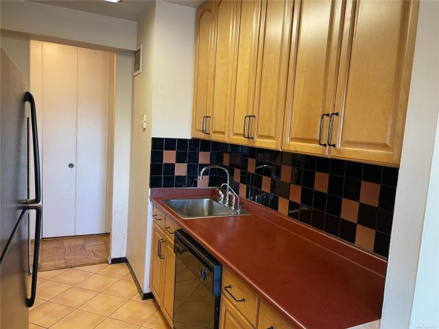 Photo - 2 bedroom in Forest Hills NY 11375 Unit 9B