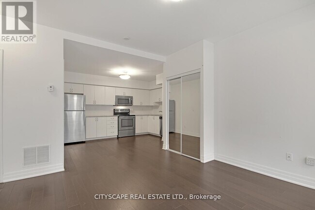 Photo - 380 Wallace Ave