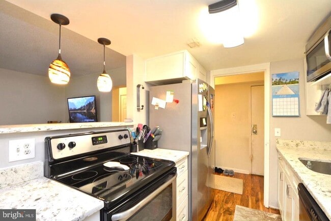 Photo - 11643 Stoneview Square Unit 2B
