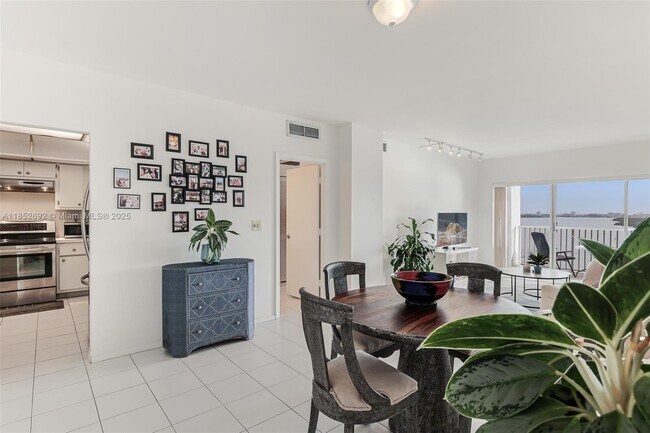 Photo - 300 Bayview Dr Unit 812