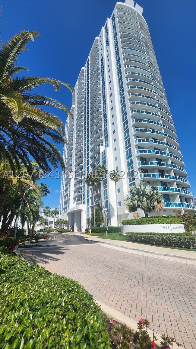 Building Photo - 1945 S Ocean Dr Unit 702
