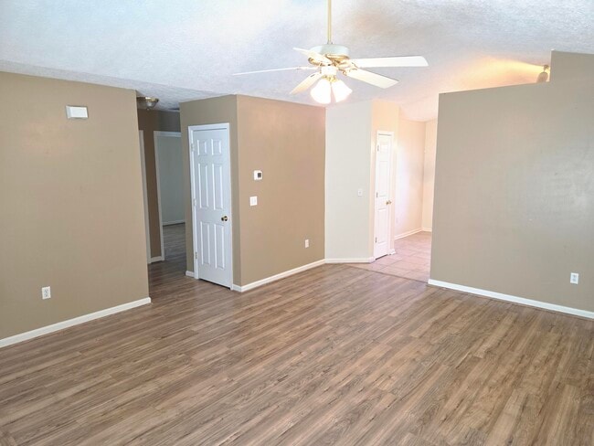 Photo - 209 Lucille Dr