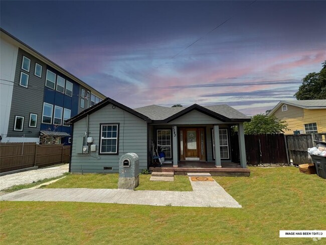 Building Photo - 2243 Lovedale Ave Rental