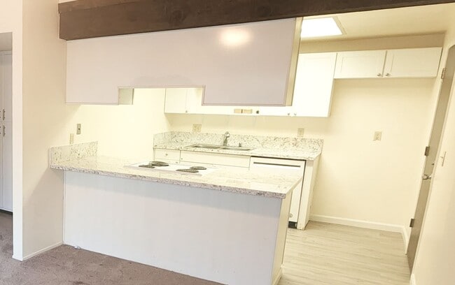 Photo - Fair Oaks halfplex - Available Now!