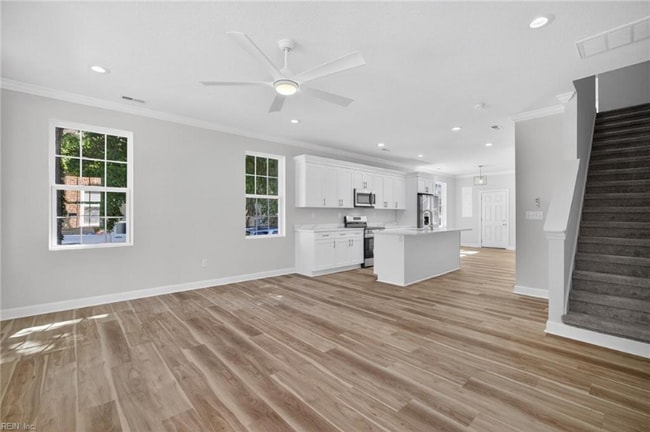 Photo - 701 W 29th St