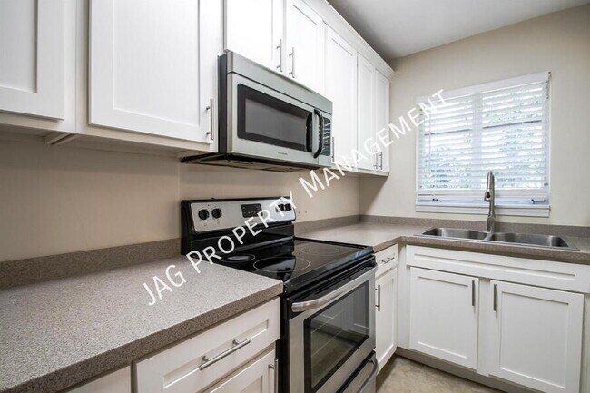 Photo - 2761 St Johns Ave