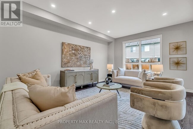 Photo - 40 Britannia Ave E