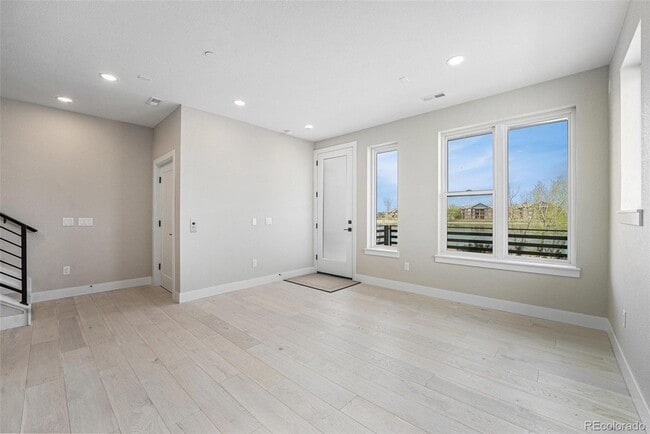 Photo - 2329 Lakeshore Ln