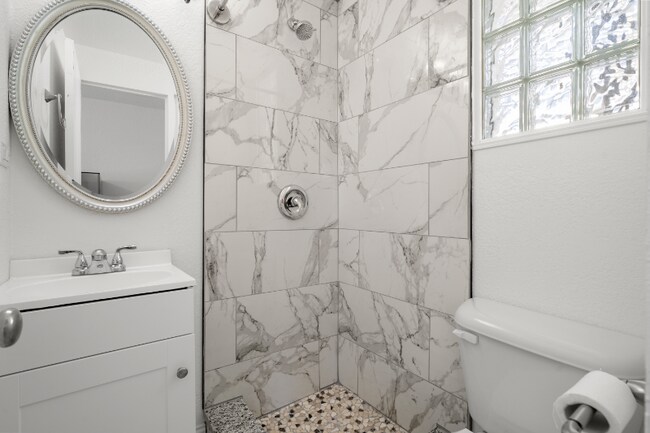 Photo - 919 16th Ave N Unidad 4