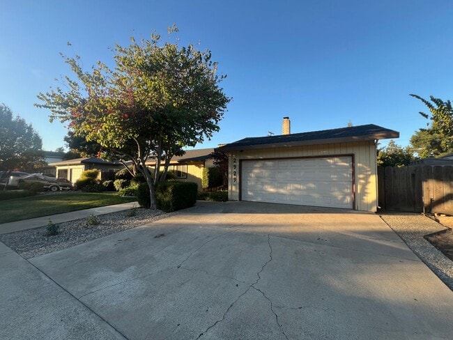 Photo - Single story home located in Lakewood Elementary School District!