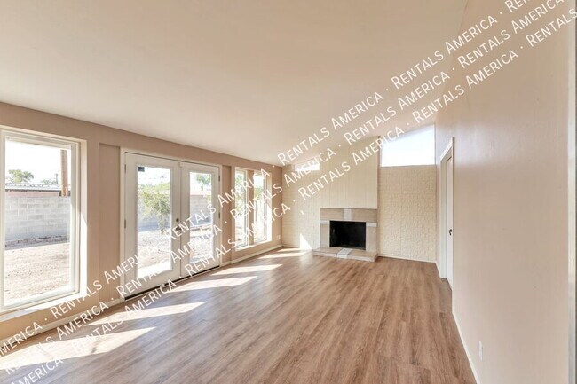 Photo - 1311 W Wheatridge Dr